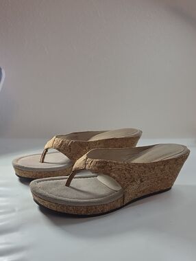 DONALD PLINER GILLES CORK THONG WEDGE SANDALS LADIES 9 CUTE VGUC